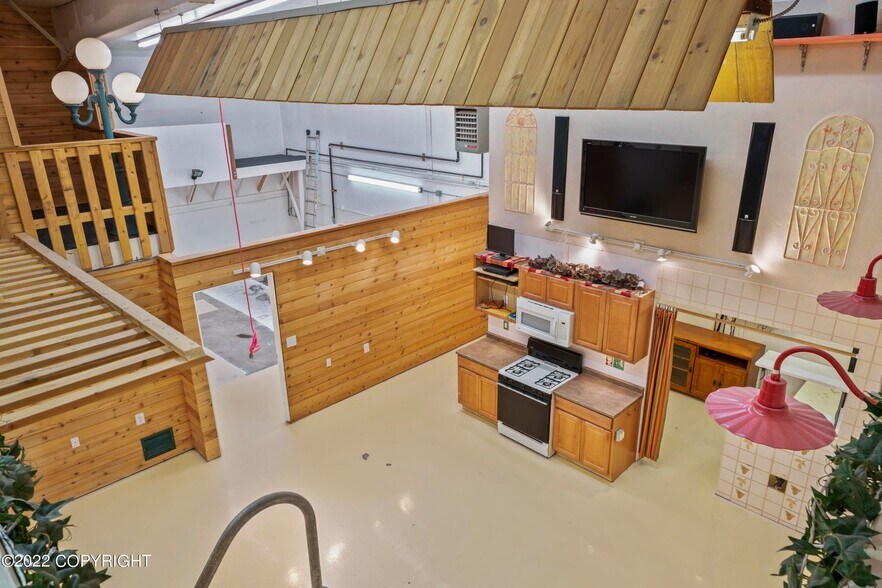 More Photos Of 36142 Pine St, Soldotna Light Manufacturing For Sale
