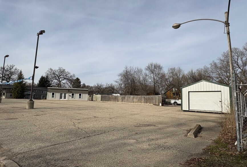 More Photos Of 222 W Wisconsin St, Delavan Land For Lease