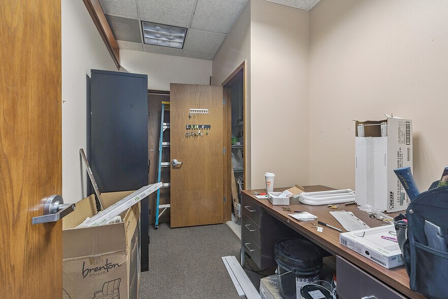 More Photos Of 7620-7632 W 159th St, Orland Park Office For Sale