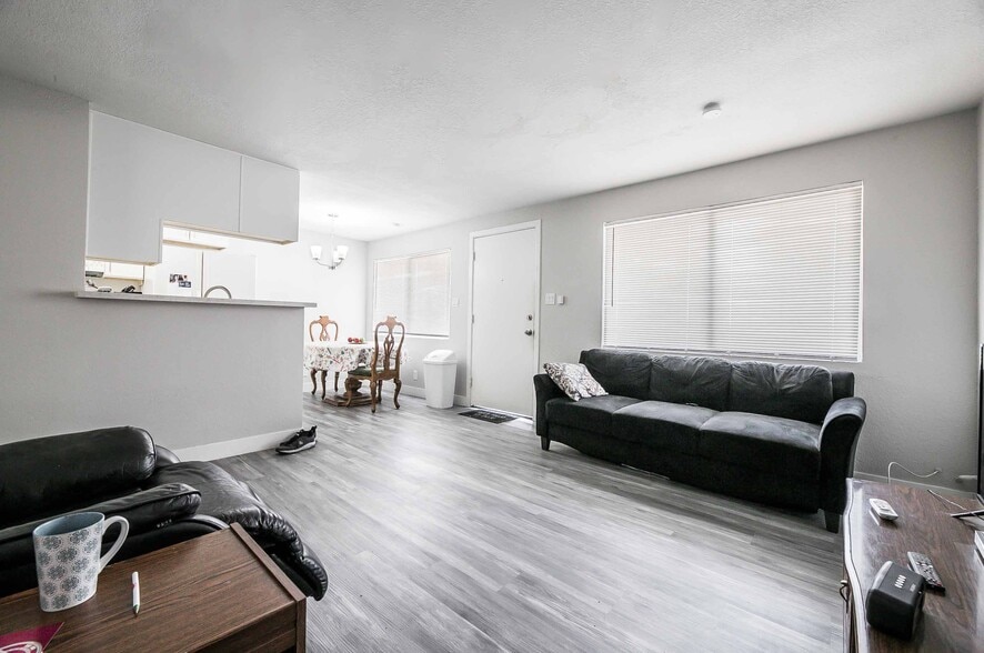 More Photos Of 239 W Cleveland Ave, Las Vegas Apartments For Sale