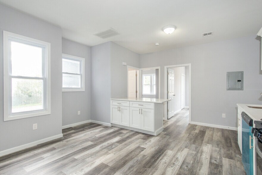 More Photos Of 47 Washington Ave, Nutley Apartments For Lease