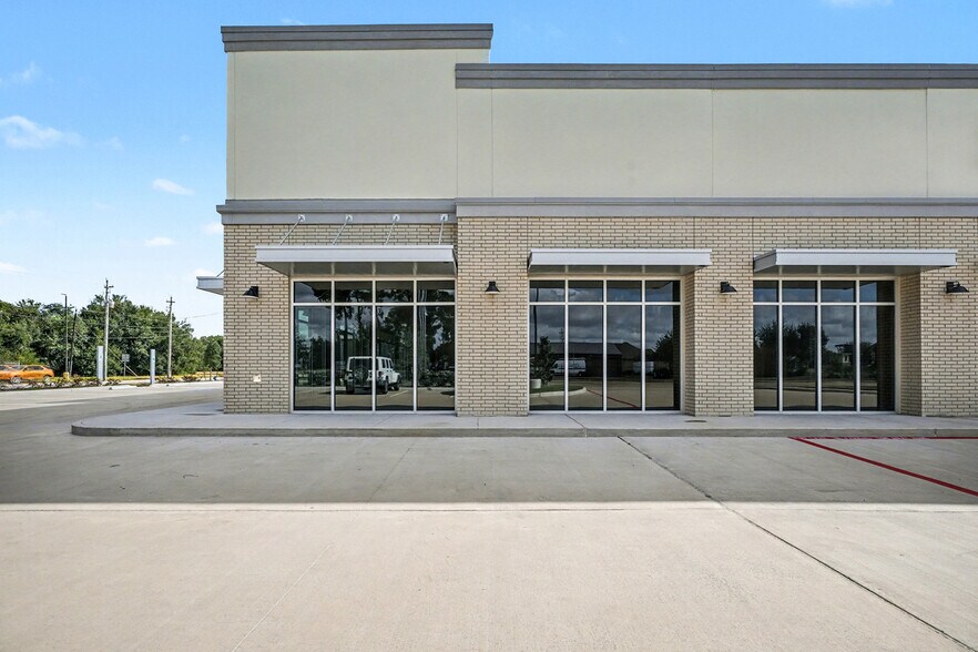 More Photos Of 3520 E Walnut St, Pearland General Retail For Lease