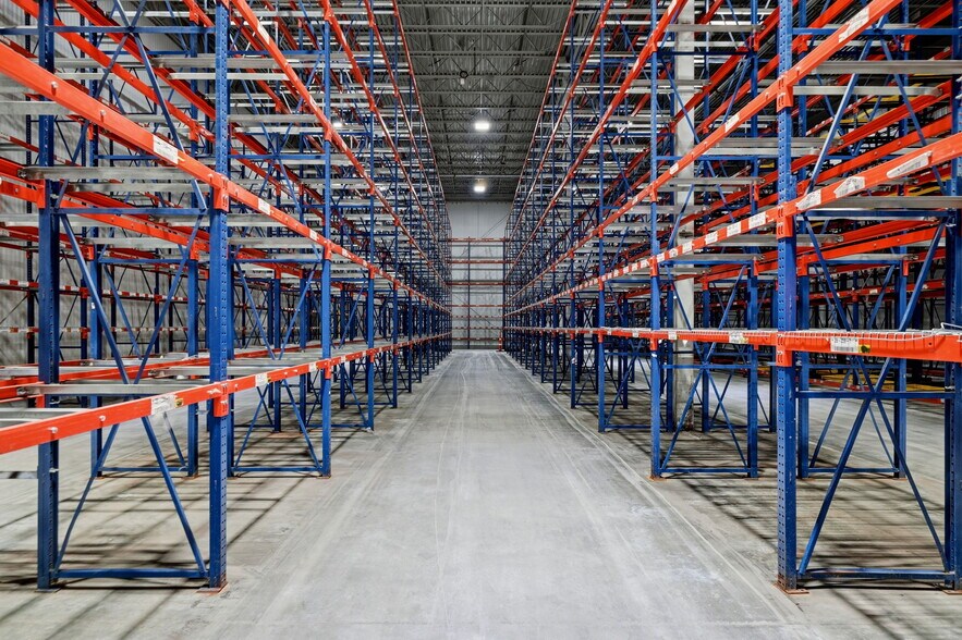 More Photos Of 3737 N Broadway, Saint Louis Refrigeration Cold Storage For Lease
