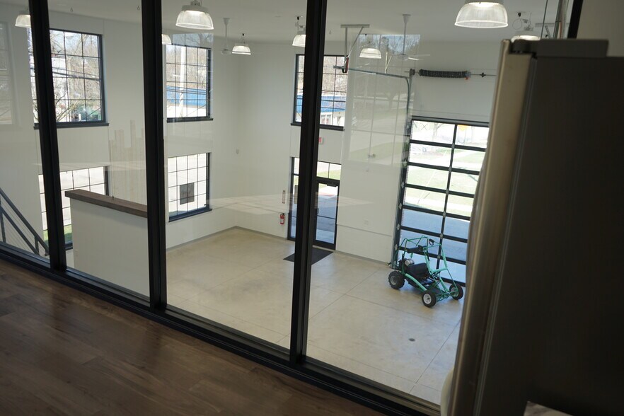 More Photos Of 402 S Elmwood Ave, Medina Freestanding For Sale