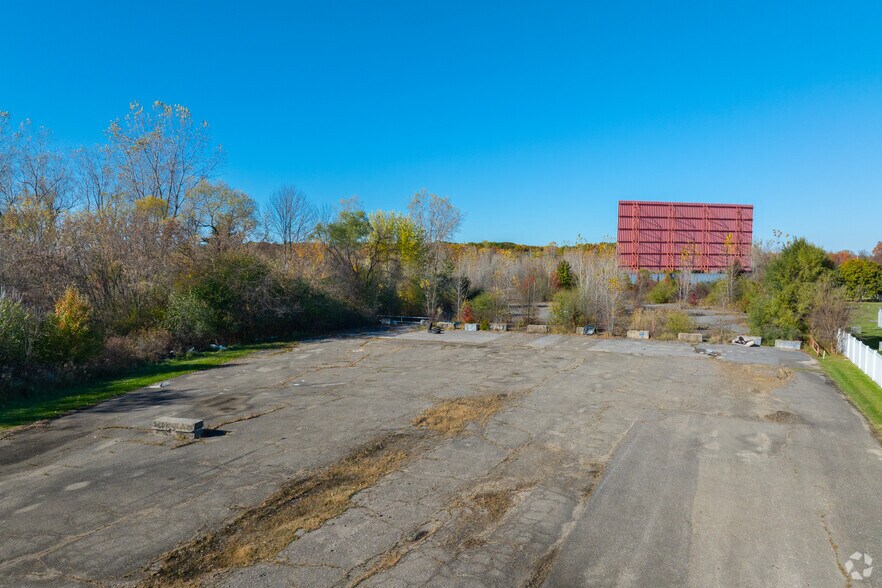 More Photos Of 6483 E Court St N, Burton Land For Sale