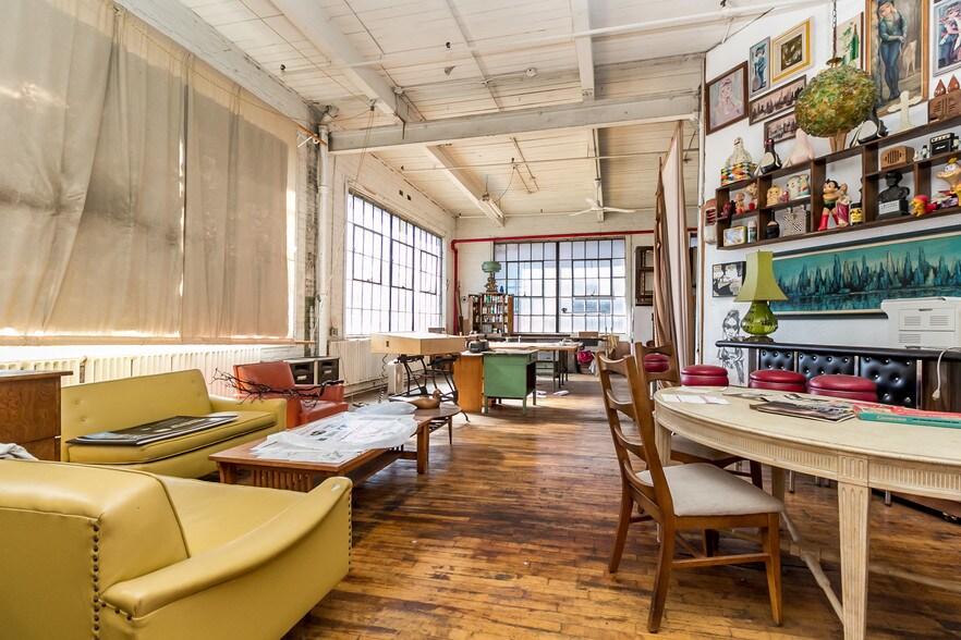 More Photos Of 2000 Brooklyn St, Detroit Office For Sale