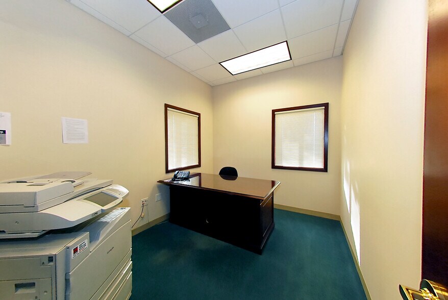 More Photos Of 757 McHenry Ave, Crystal Lake Medical For Lease