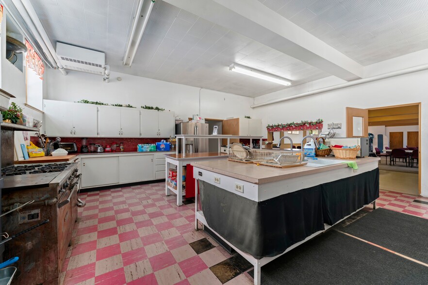 More Photos Of 999 S Colorado Blvd, Denver Religious Facility For Lease