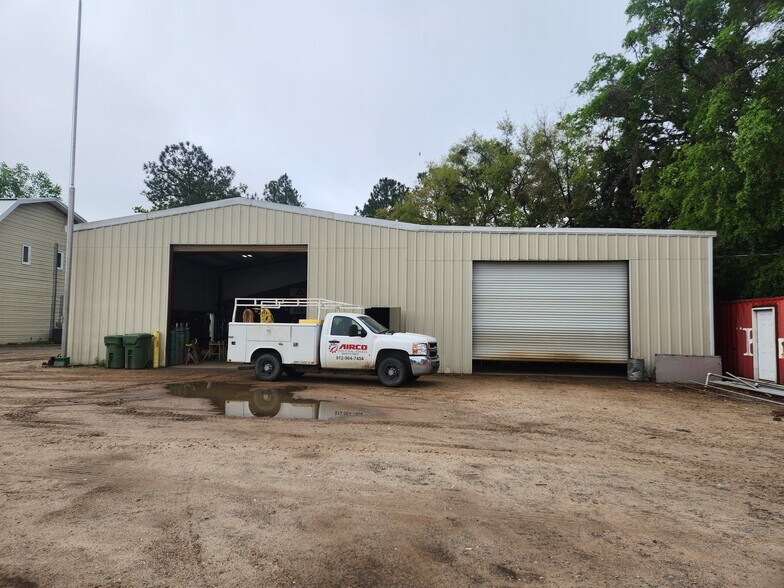 More Photos Of 1563 W Cherry St, Jesup Office For Sale