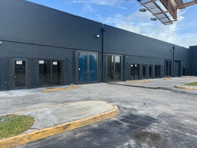 More Photos Of 10401 SW 186th St, Miami Service For Lease