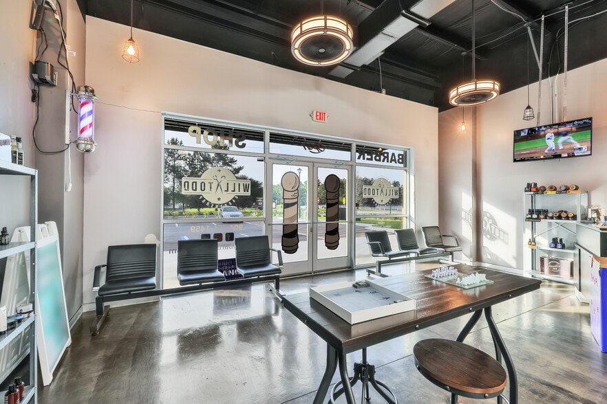 More Photos Of 518 Hollyberry Ln, Orange Park Storefront Retail Office For Lease