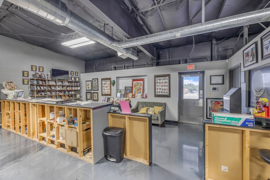 More Photos Of 242 Trade Center Dr, New Braunfels Warehouse For Lease