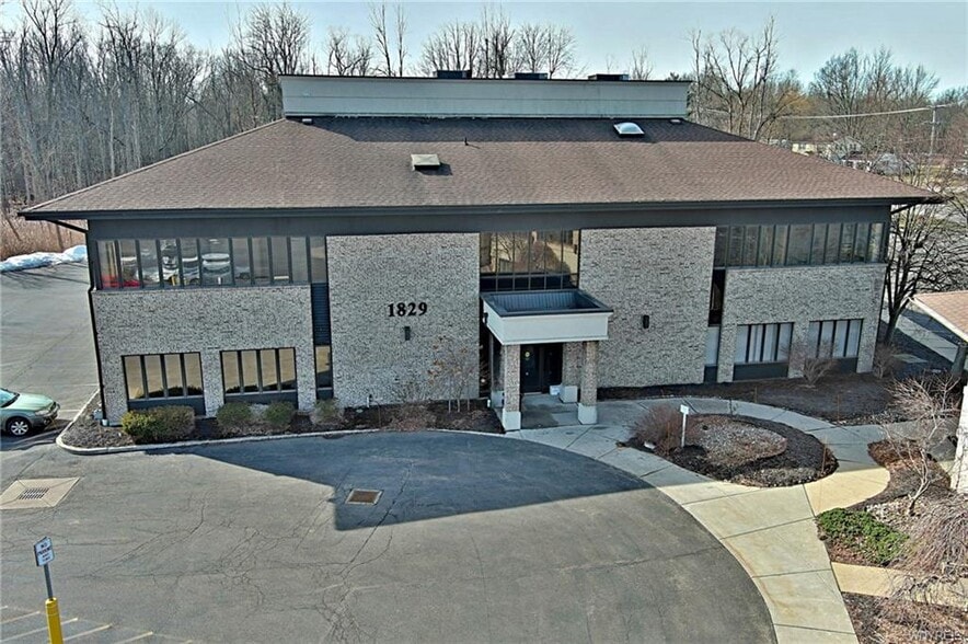 More Photos Of 1829 Maple Rd, Williamsville Medical For Lease