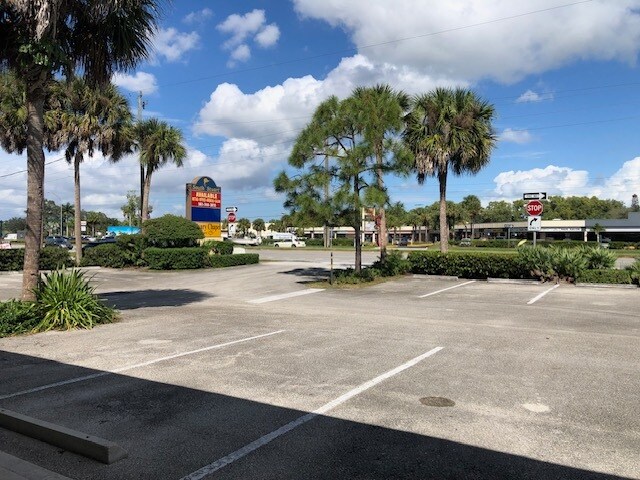 More Photos Of 6062-6074 SE Federal Hwy, Stuart Storefront Retail Office For Sale
