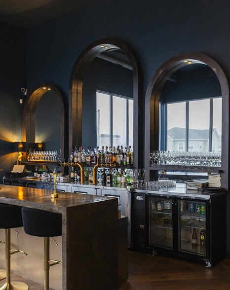 More Photos Of 20-22 Wentworth St, Dartmouth Storefront For Lease