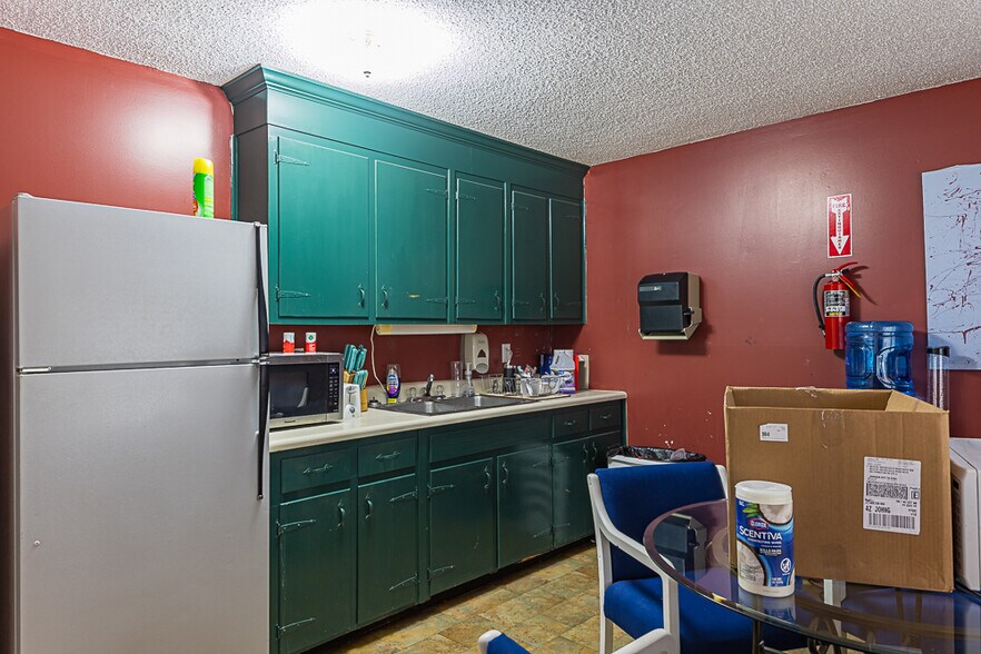 More Photos Of 553 Highway 126, Bristol Office For Sale