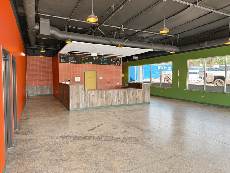 More Photos Of 1386 E Foothill Blvd, Upland Restaurant For Lease