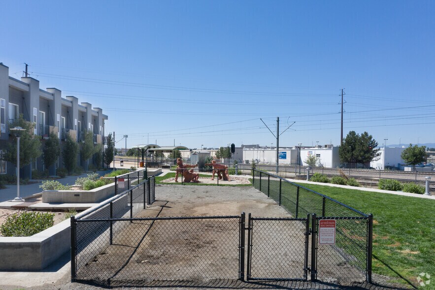 More Photos Of 415 S Cherokee St, Denver Apartments For Lease