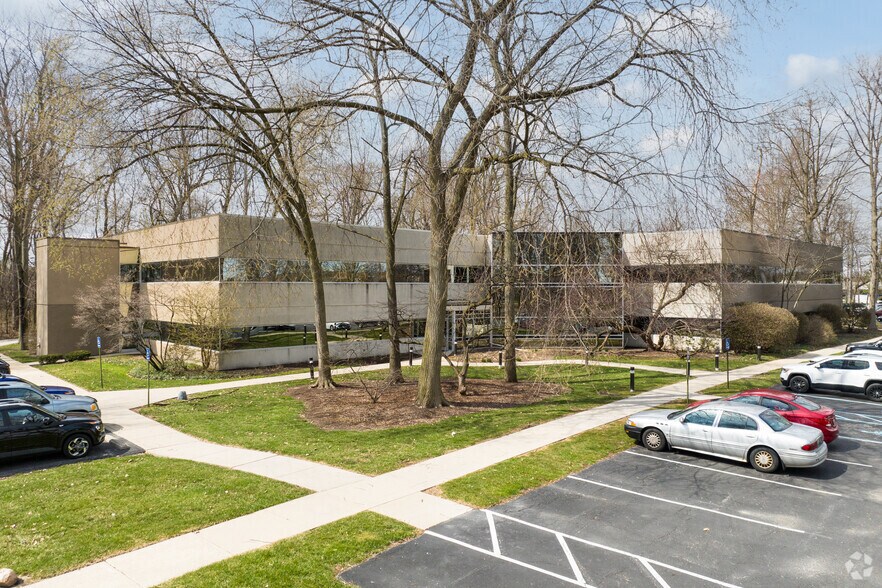 More Photos Of 1715 Indian Wood Cir, Maumee Coworking Space