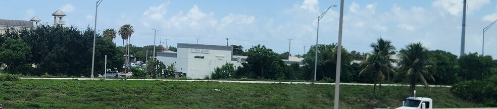 More Photos Of 503-523 Ridge Rd, Lantana Storefront For Lease