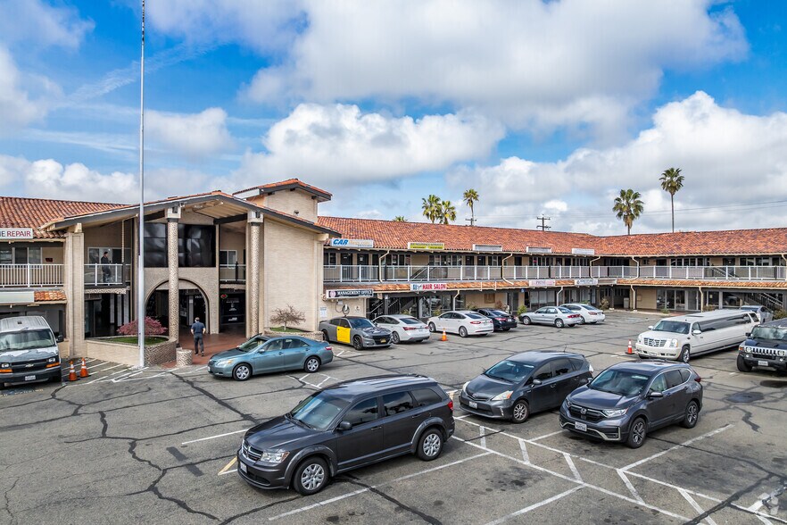 More Photos Of 2917-2999 Fulton Ave, Sacramento Office Residential For Lease