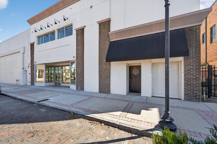 Primary Photo Of 106-109 N Evers St, Plant City Medical For Lease