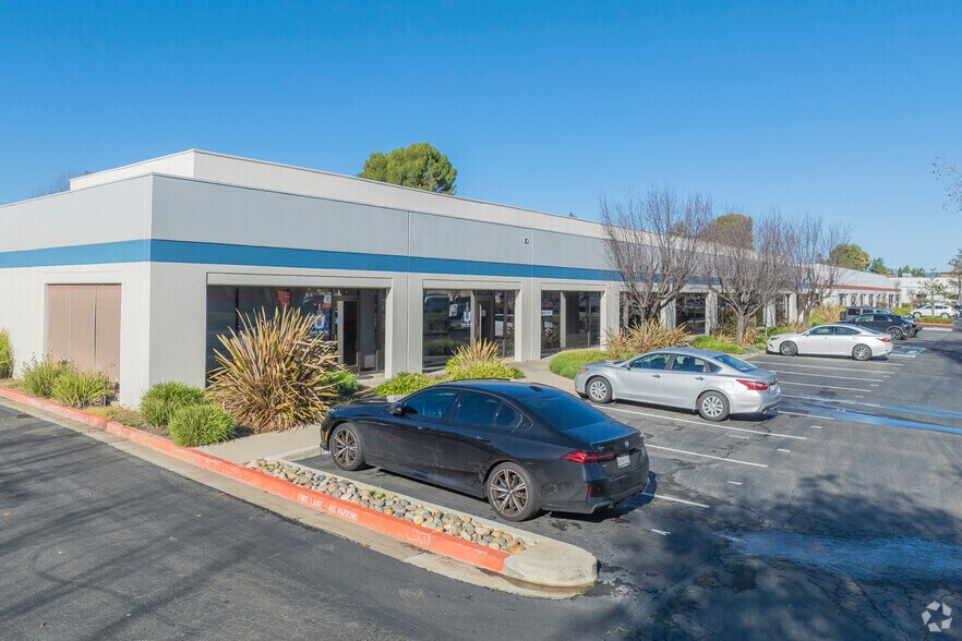 More Photos Of 1043 Serpentine Ln, Pleasanton Light Manufacturing For Lease