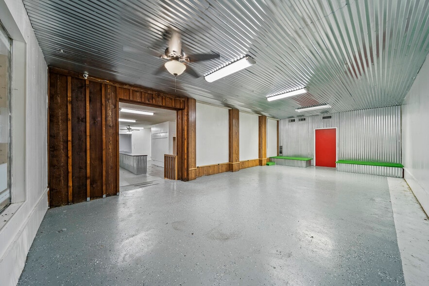 More Photos Of 4702 E 11th St, Tulsa Freestanding For Sale