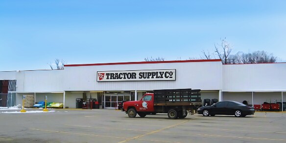 More Photos Of 835 E North St, Kendallville Unknown For Lease