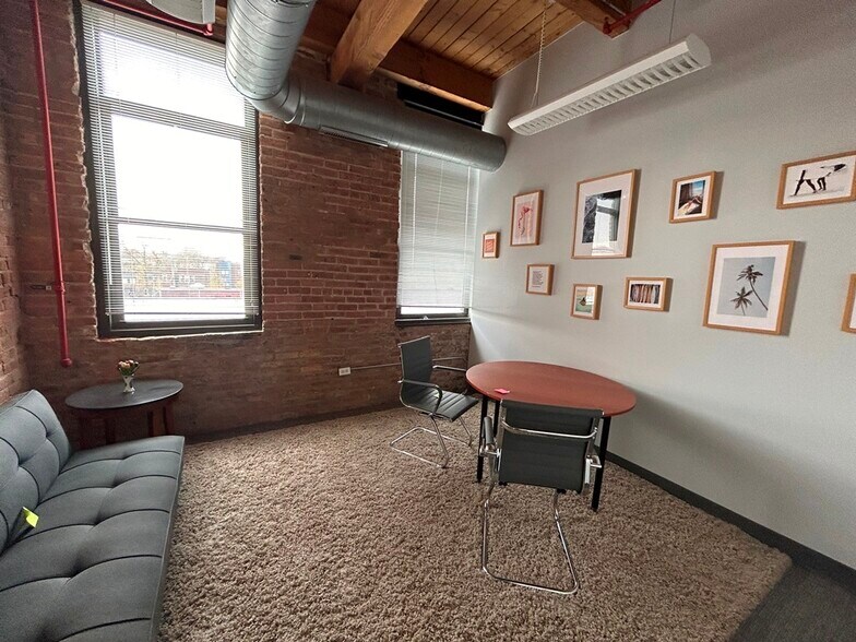 More Photos Of 700 N Sacramento Blvd, Chicago Loft Creative Space For Lease