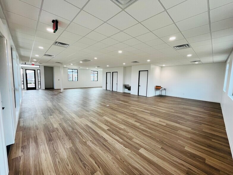 More Photos Of 124 River Oaks Dr, Southlake Medical For Lease