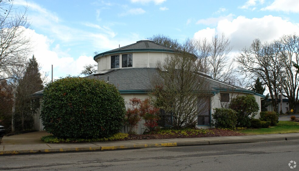 More Photos Of 25045 Dunham Ave, Veneta Medical For Sale