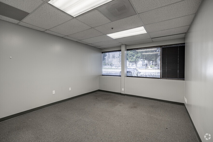 More Photos Of 500 S Kraemer Blvd, Brea Office For Lease