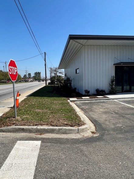 More Photos Of 1217 Remount Rd, North Charleston Warehouse For Lease