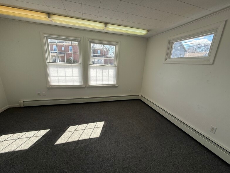 More Photos Of 851-855 Sawyer St, South Portland Storefront Retail Office For Lease