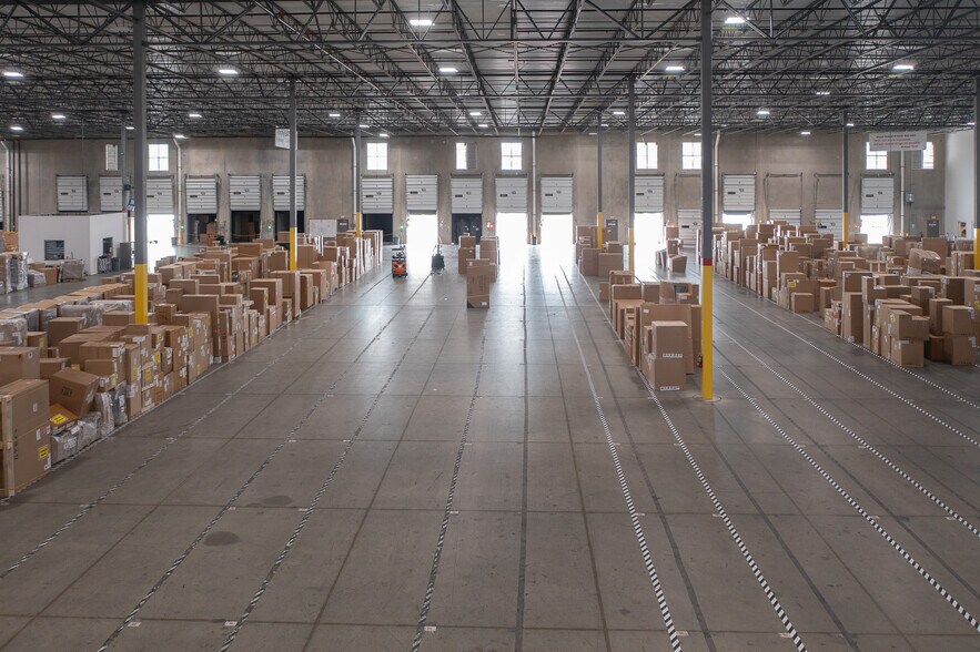 More Photos Of 5457 Sandshell Dr, Fort Worth Warehouse For Lease