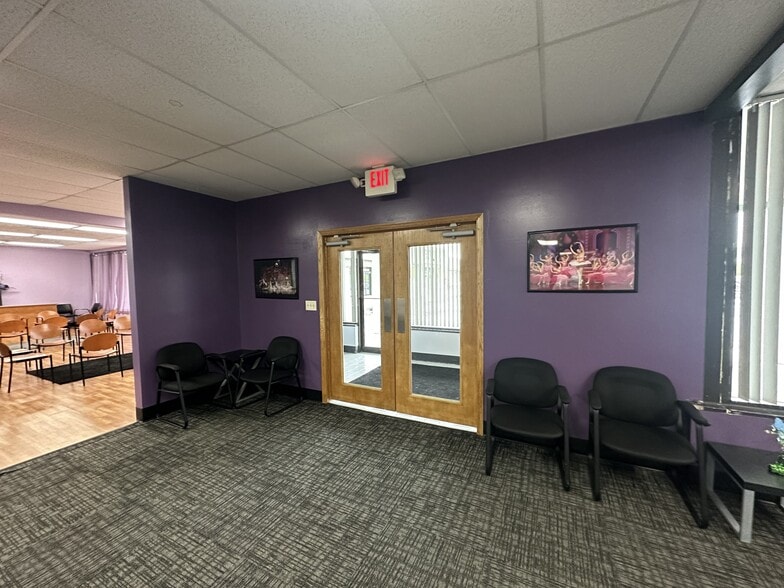 More Photos Of S63W13700 Janesville Rd, Muskego General Retail For Lease