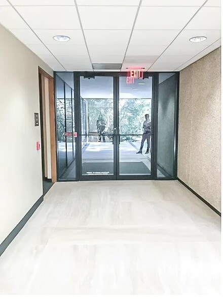 More Photos Of 2202 Timberloch Pl, The Woodlands Office For Lease