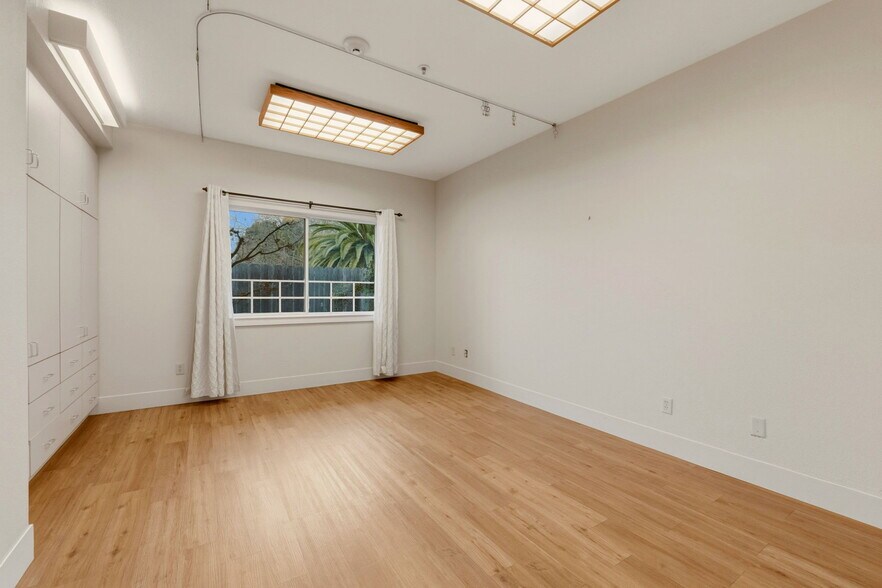 More Photos Of 24954 Cypress Ave, Hayward Multifamily For Sale