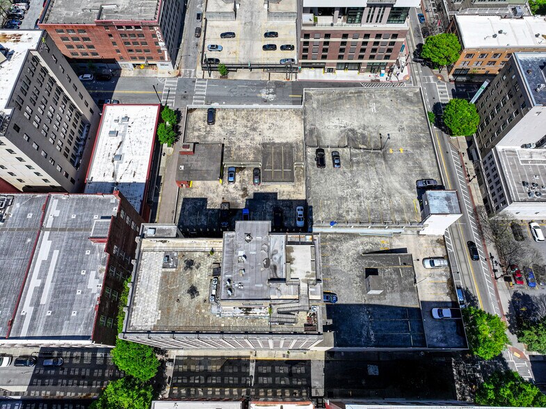More Photos Of 100-104 Luckie St, Atlanta Specialty For Sale