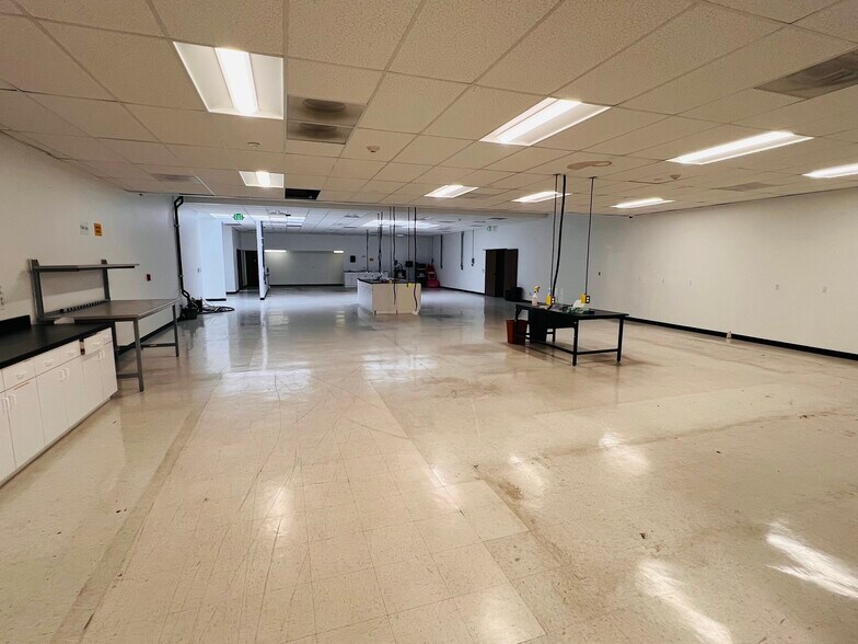 More Photos Of 3401 Winona Ave, Burbank Warehouse For Sale