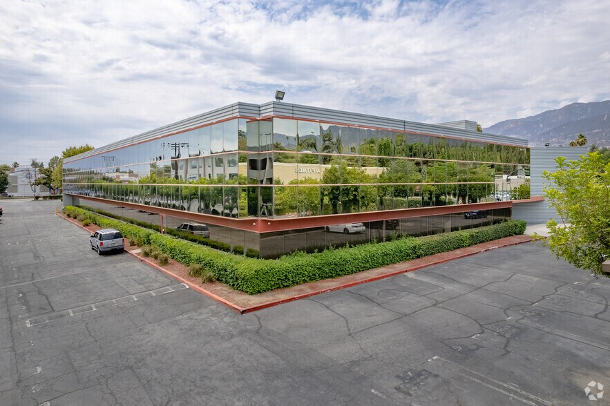 More Photos Of 320 N Halstead St, Pasadena Office For Lease