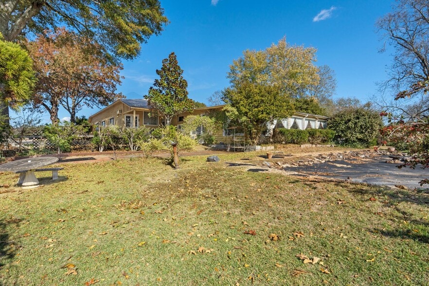 More Photos Of 607 Butts Mill Rd, Pine Mountain General Retail For Sale