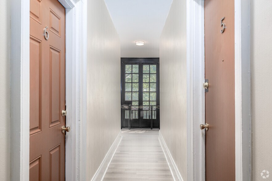 More Photos Of 514 Walnut Ave, Syracuse Apartments For Sale