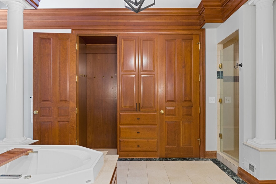 More Photos Of 5455 Plantation Rd, Sunbury Lodge Meeting Hall For Sale