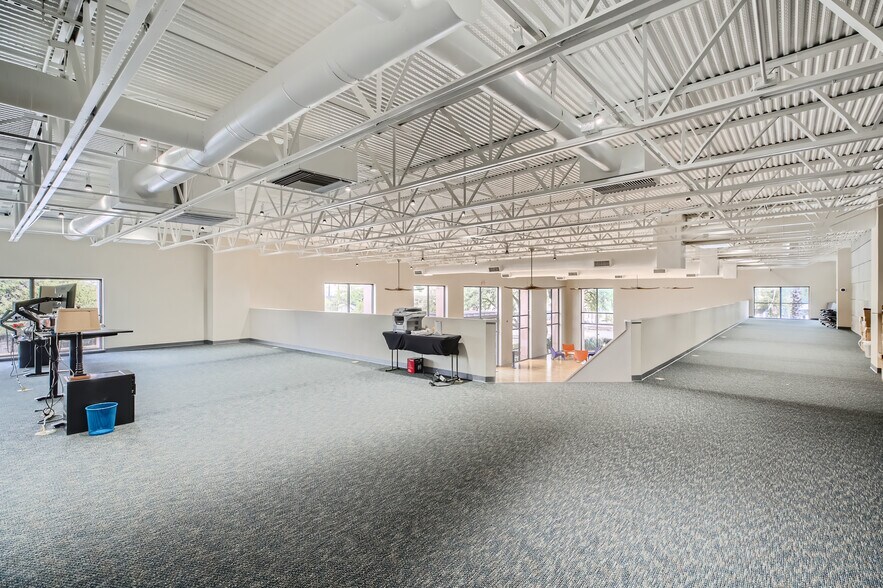 More Photos Of 10919 Wurzbach Rd, San Antonio Office For Sale