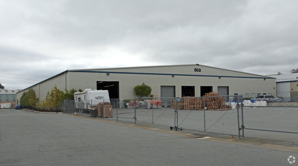 More Photos Of 503 Quarry Rd, San Carlos Distribution For Lease