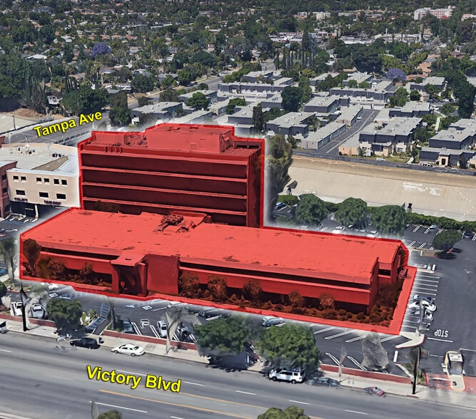 More Photos Of 19231 Victory Blvd, Reseda Medical For Lease