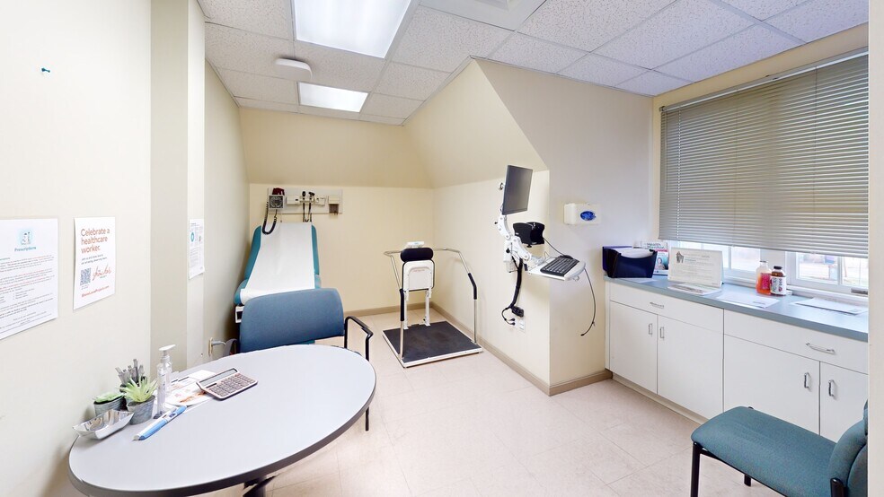 More Photos Of 769 S Main St, Manchester Office For Lease