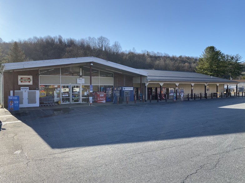 Primary Photo Of 139 W Craig St, Craigsville Supermarket For Sale
